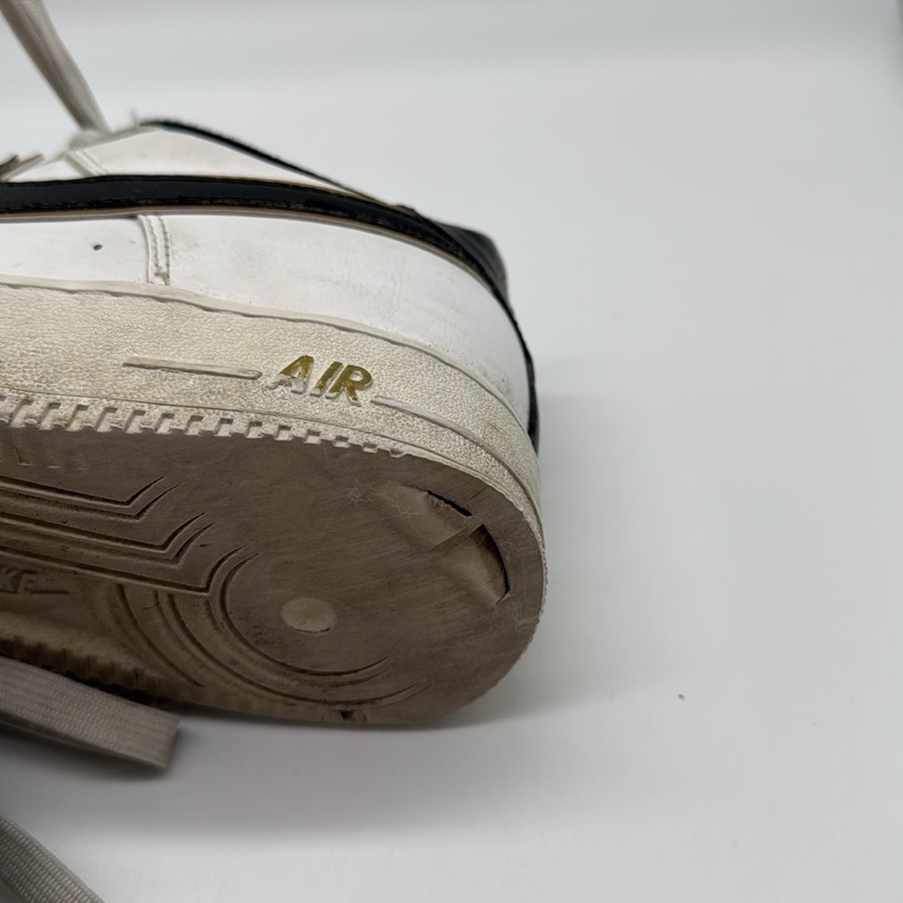 NIKE Air Force 1 US Size 7 Y White, Black & Gold Sneakers - Picture 10 of 13